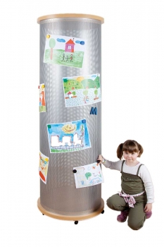 Litfaßsäule mit Lochblech- Oberfläche, fahrbar