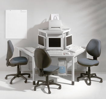 Computerinsel mit 3 Arbeitsplätzen