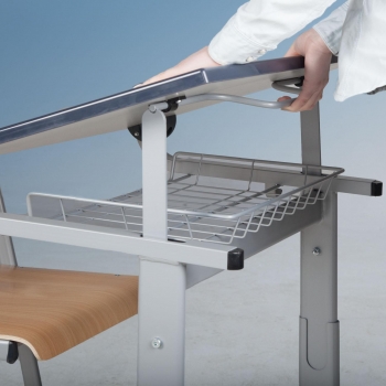 Schülertisch 70x55 cm, schrägstellbar, höhenverstellbar, mit Ablage