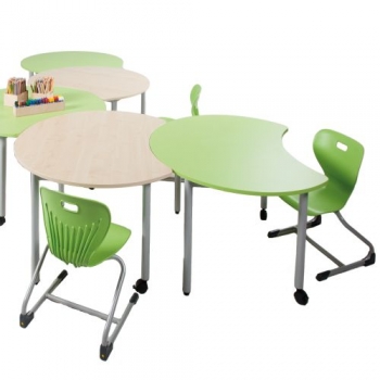 Tisch PAC mit Körperausschnitt, fahrbarer Schultisch mit melaminharzbeschichteter Tischplatte