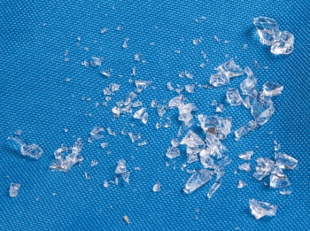 Kunstglas zur Splittersimulation