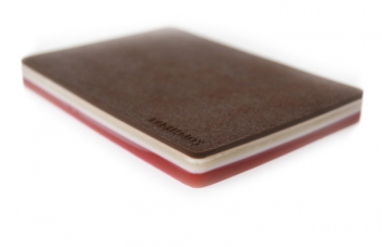 Mittelgroßes RealFlow Nahtpad dunkelhäutig