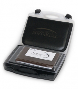 Nahttrainingsset mit mittelgroßem 3- lagigem RealSuture Nahtpad dunkelhäutig