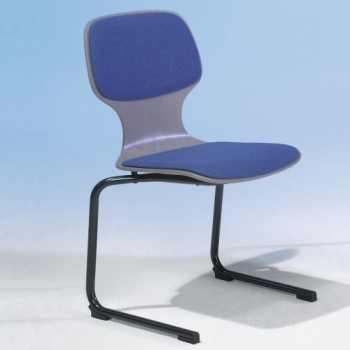 Freischwinger Kufenstuhl mit Polster und Rundrohrgestell