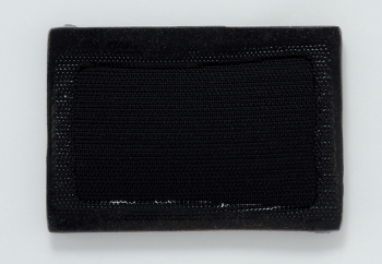 Große Armhalterung mit Hautriss, hellhäutig