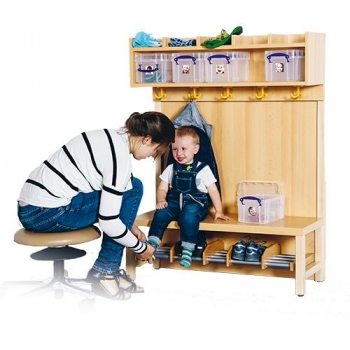 Komplettgarderobe mit einfacher Ablage inklusive Boxen