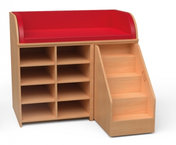 Wickelkommode mit ausfahrbarer Treppe