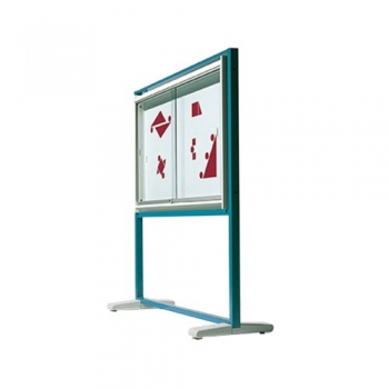 Holzvitrine im Stahlrahmen, fahrbar