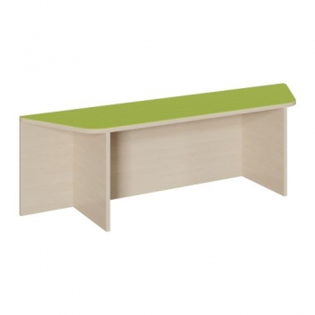 Trapzpodest mit Linoleum-Deckplatte und mittiger Nische für Rollkasten