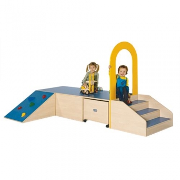 Podestanlage 11, 3teilig, mit Bogendurchgang und Linoleum-Deckplatten