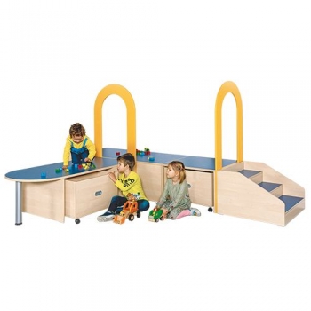 Podestanlage 9, 4teilig, mit Bogendurchgängen und Linoleum-Deckplatten