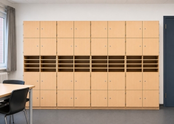 Schließfachschrankwand mit 32 Lehrerfächern, 40 cm tief