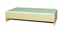 Korpusbett 200x90 cm mit offener Nische als Stauraum