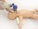Erweiterte Neugeborenen Pflege- und Notfallpuppe Plus II