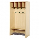Korpusgarderobe mit einschiebbarer Bank