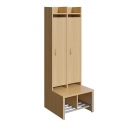 Spindgarderobe, hohe Tür