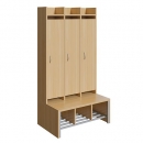 Spindgarderobe, hohe Tür