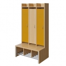Spindgarderobe, hohe Tür