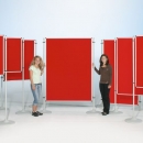 Moderationswand, Coronaschutzwand mit doppelseitigier Klettenstoffoberfläche Serie NSTT F